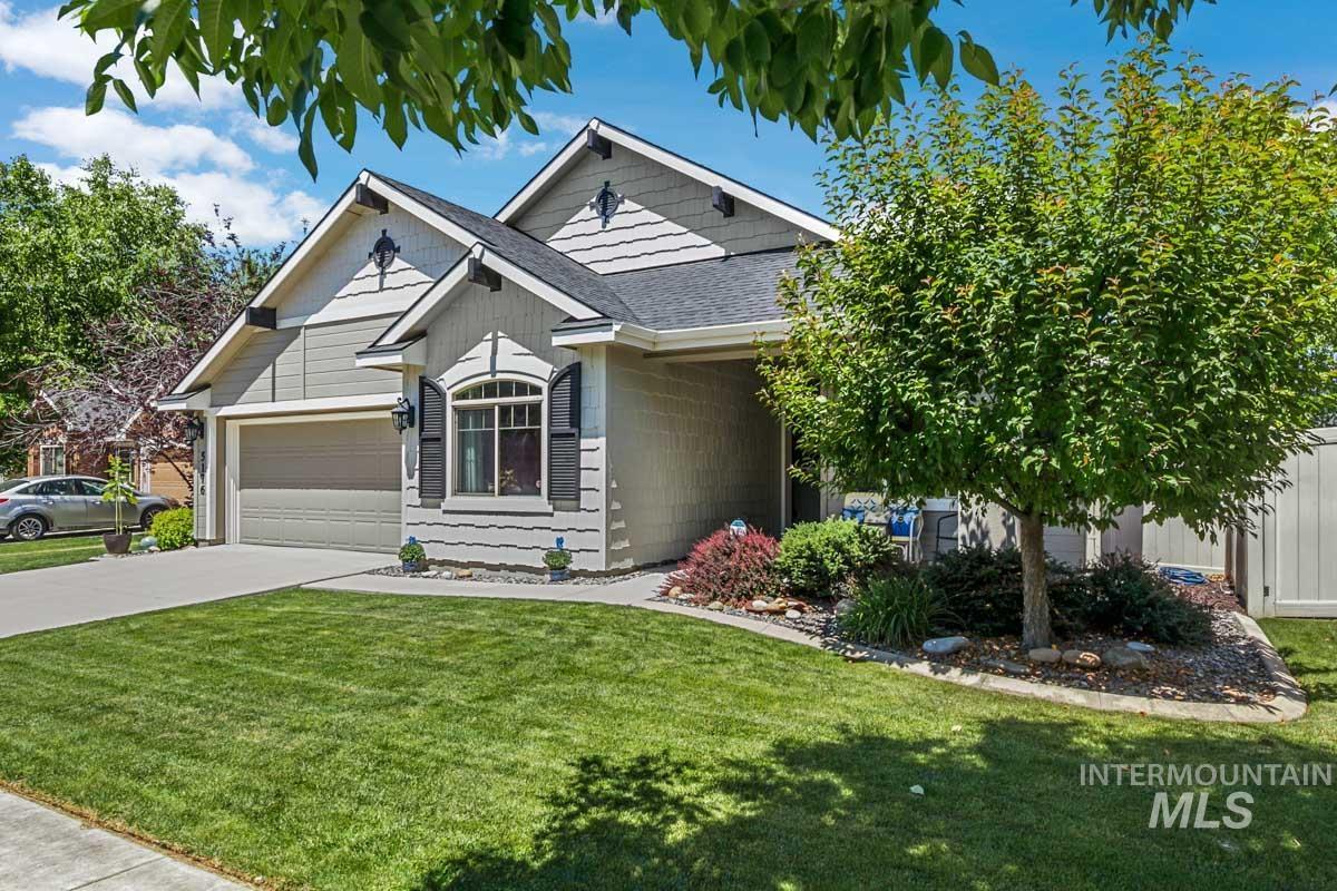 5176 W Denwick Dr., Eagle, Idaho 83616, 3 Bedrooms, 2 Bathrooms, Residential For Sale, Price $549,900, 98993643