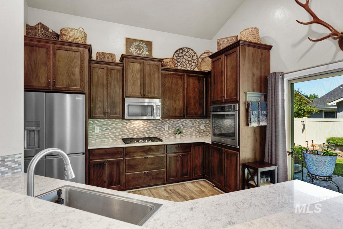 5176 W Denwick Dr., Eagle, Idaho 83616, 3 Bedrooms, 2 Bathrooms, Residential For Sale, Price $549,900, 98993643