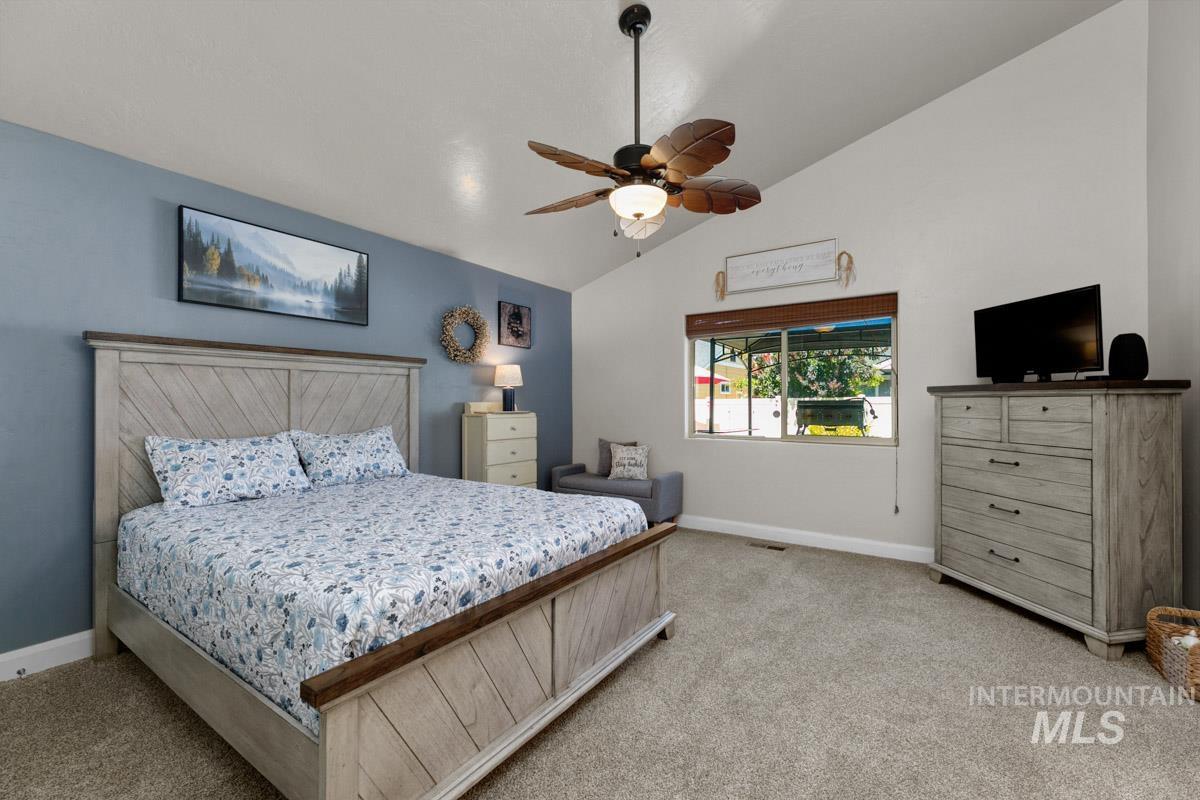 5176 W Denwick Dr., Eagle, Idaho 83616, 3 Bedrooms, 2 Bathrooms, Residential For Sale, Price $549,900, 98993643