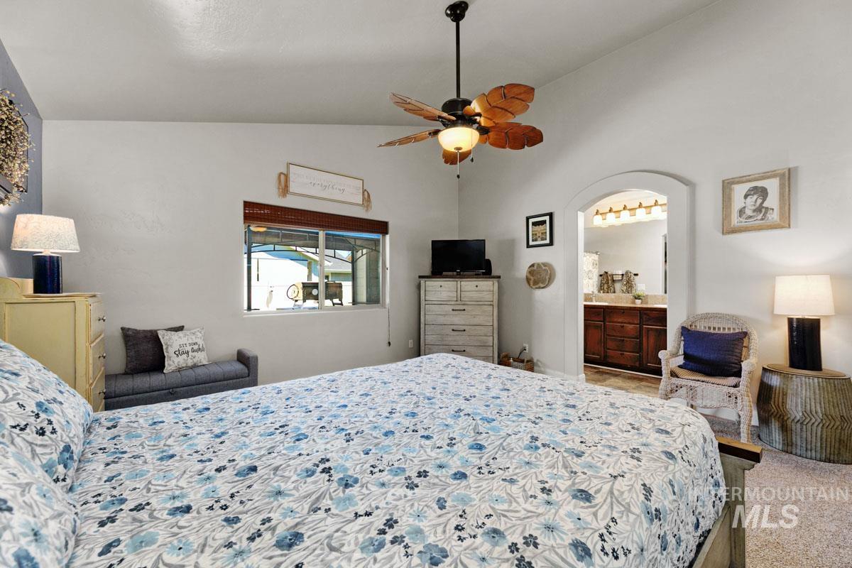 5176 W Denwick Dr., Eagle, Idaho 83616, 3 Bedrooms, 2 Bathrooms, Residential For Sale, Price $549,900, 98993643