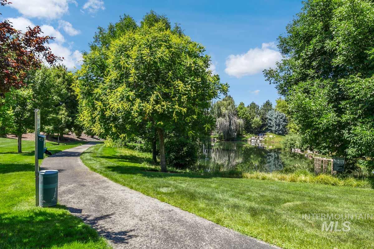 5176 W Denwick Dr., Eagle, Idaho 83616, 3 Bedrooms, 2 Bathrooms, Residential For Sale, Price $549,900, 98993643