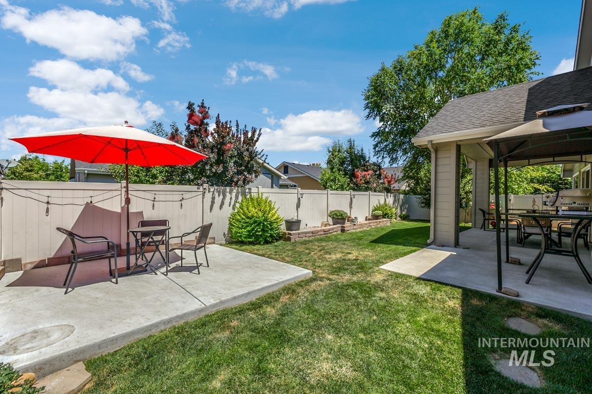 5176 W Denwick Dr., Eagle, Idaho 83616, 3 Bedrooms, 2 Bathrooms, Residential For Sale, Price $549,900, 98993643