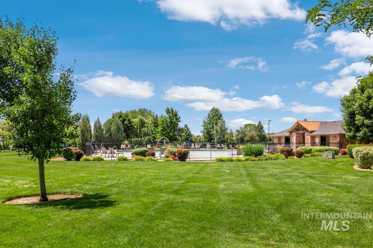 5176 W Denwick Dr., Eagle, Idaho 83616, 3 Bedrooms, 2 Bathrooms, Residential For Sale, Price $549,900, 98993643