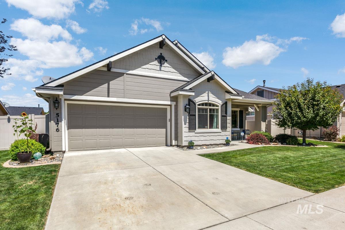 5176 W Denwick Dr., Eagle, Idaho 83616, 3 Bedrooms, 2 Bathrooms, Residential For Sale, Price $549,900, 98993643