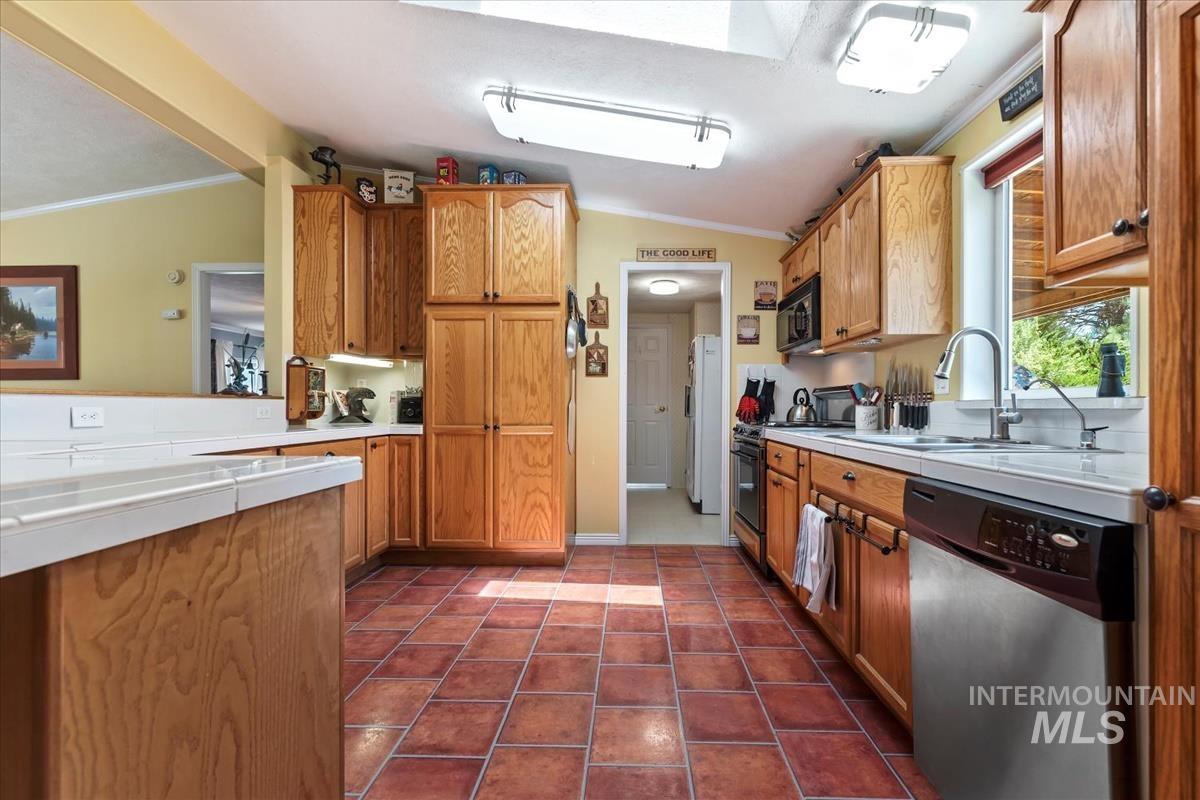 23 Woodland Dr, Garden Valley, Idaho 83622, 3 Bedrooms, 2 Bathrooms, Residential For Sale, Price $515,000, 98993647