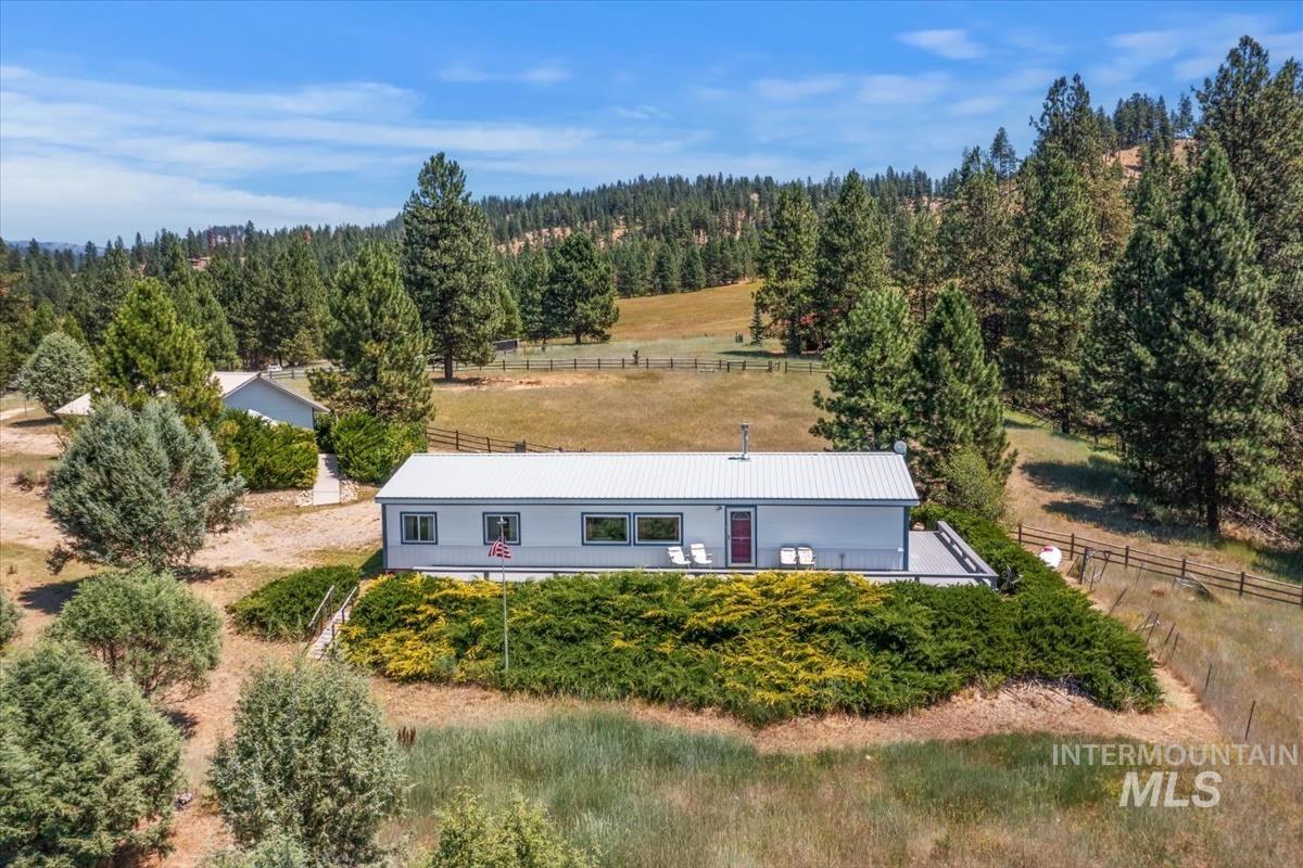 23 Woodland Dr, Garden Valley, Idaho 83622, 3 Bedrooms, 2 Bathrooms, Residential For Sale, Price $515,000, 98993647
