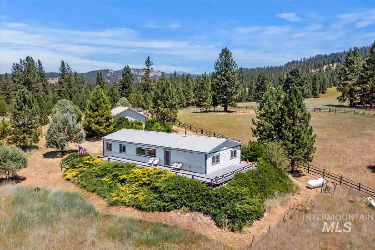 23 Woodland Dr, Garden Valley, Idaho 83622, 3 Bedrooms, 2 Bathrooms, Residential For Sale, Price $515,000, 98993647
