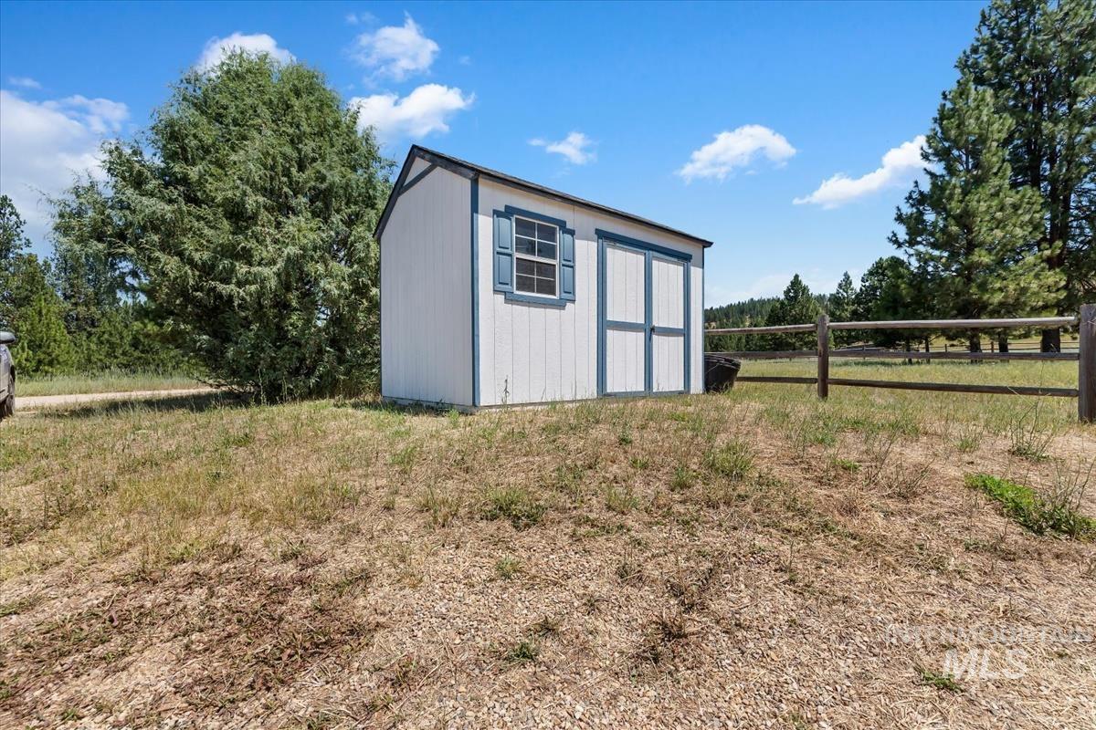 23 Woodland Dr, Garden Valley, Idaho 83622, 3 Bedrooms, 2 Bathrooms, Residential For Sale, Price $515,000, 98993647