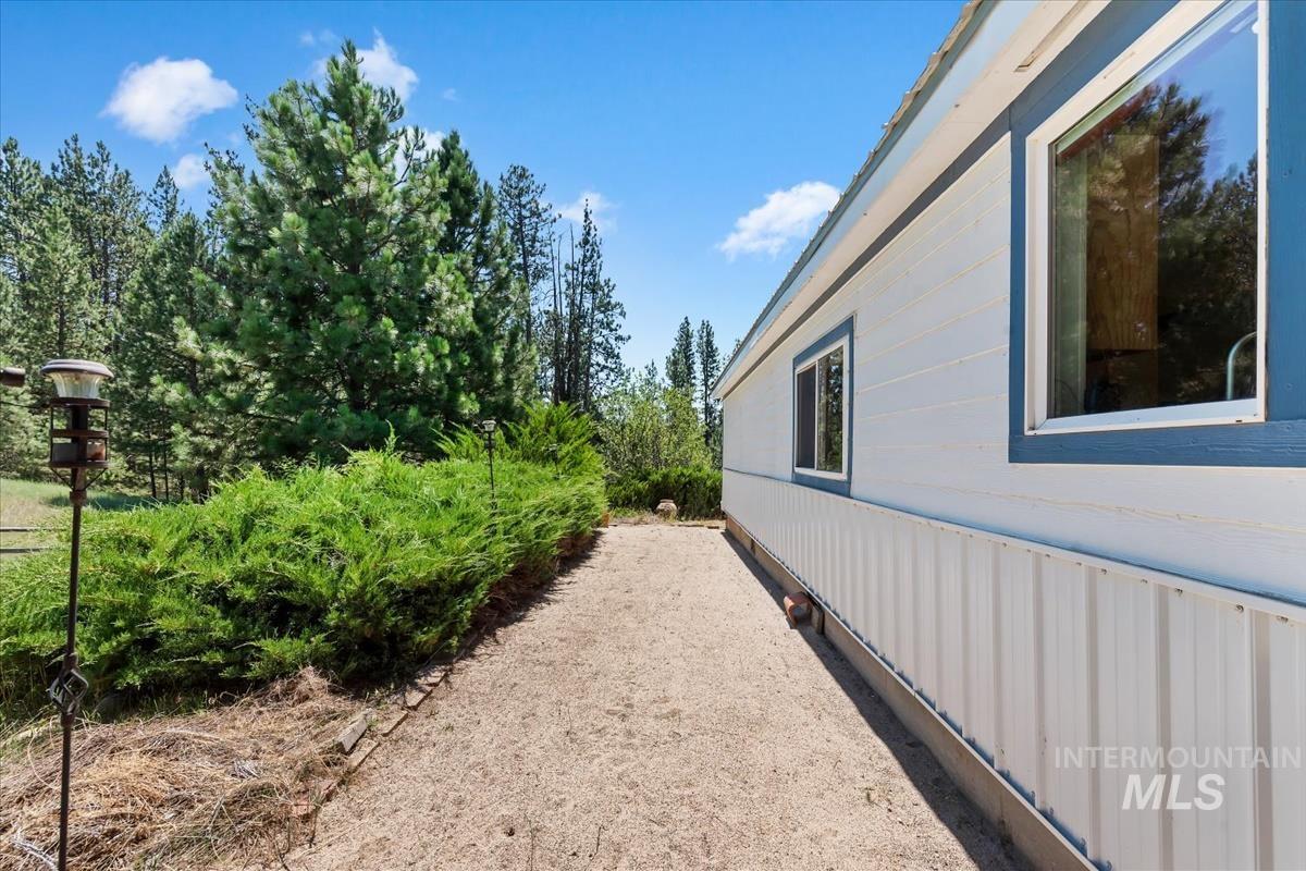 23 Woodland Dr, Garden Valley, Idaho 83622, 3 Bedrooms, 2 Bathrooms, Residential For Sale, Price $515,000, 98993647