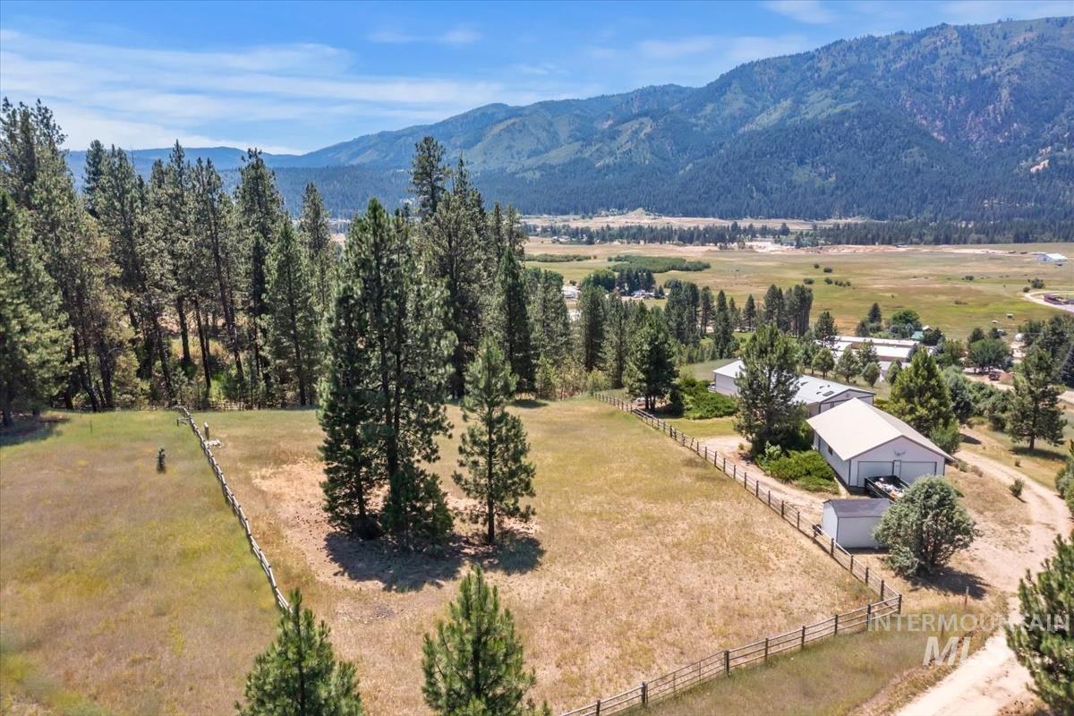 23 Woodland Dr, Garden Valley, Idaho 83622, 3 Bedrooms, 2 Bathrooms, Residential For Sale, Price $515,000, 98993647