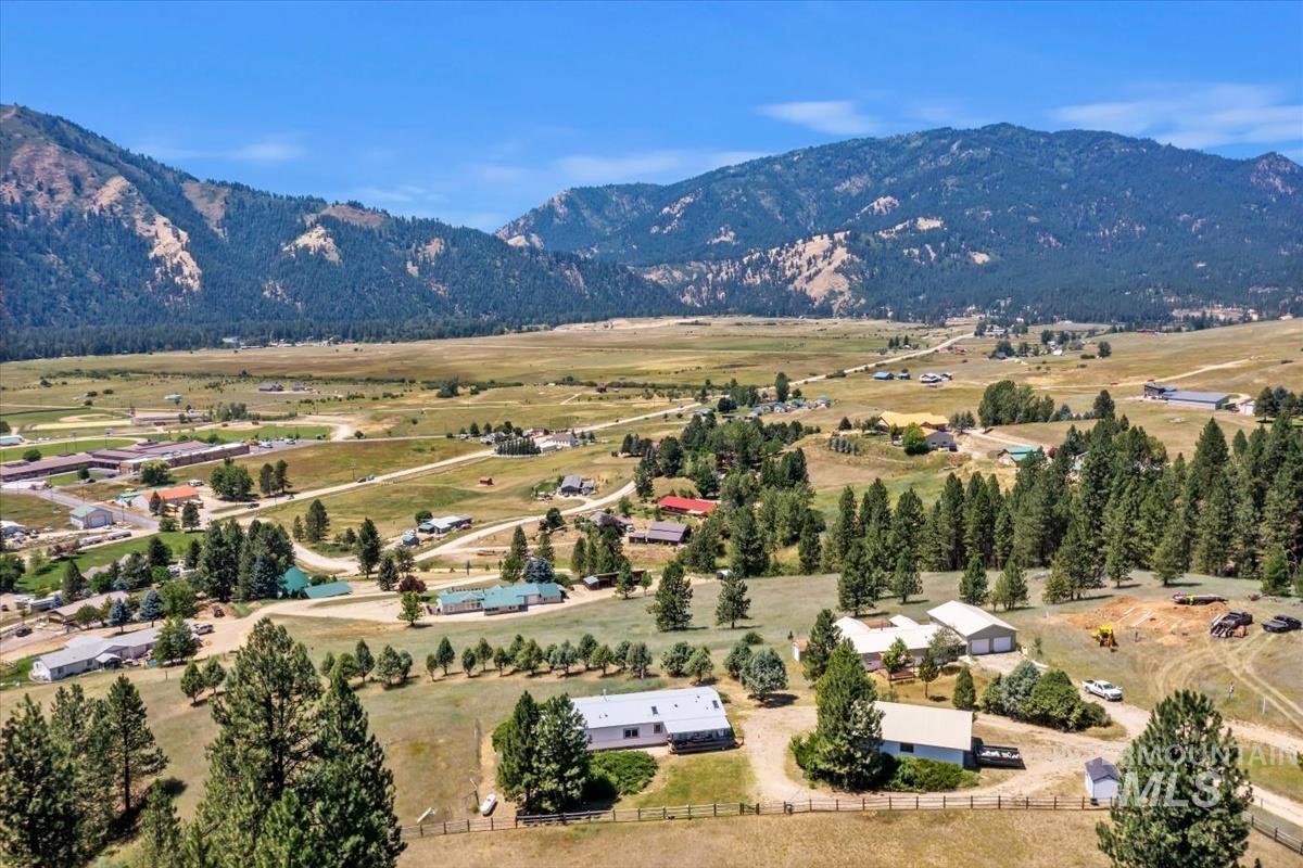 23 Woodland Dr, Garden Valley, Idaho 83622, 3 Bedrooms, 2 Bathrooms, Residential For Sale, Price $515,000, 98993647