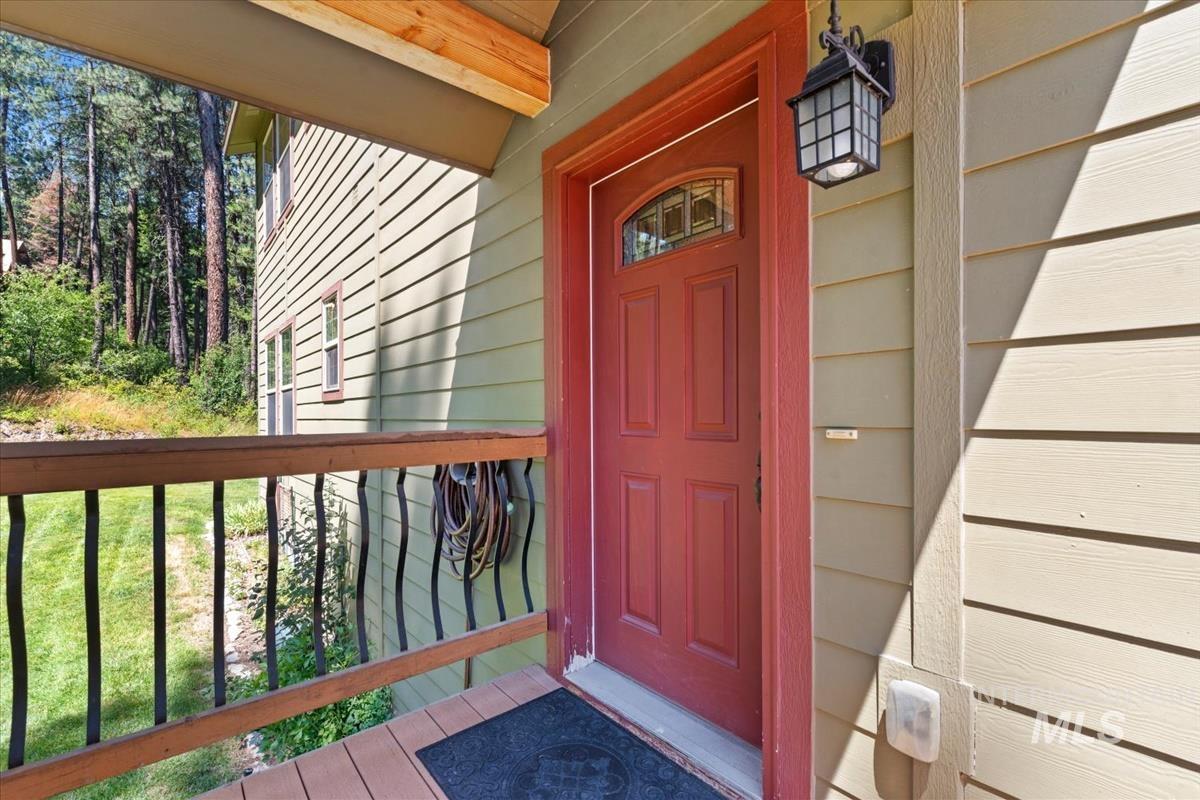 20 Shadow Rd, Garden Valley, Idaho 83622, 3 Bedrooms, 2.5 Bathrooms, Residential For Sale, Price $710,000, 98993648