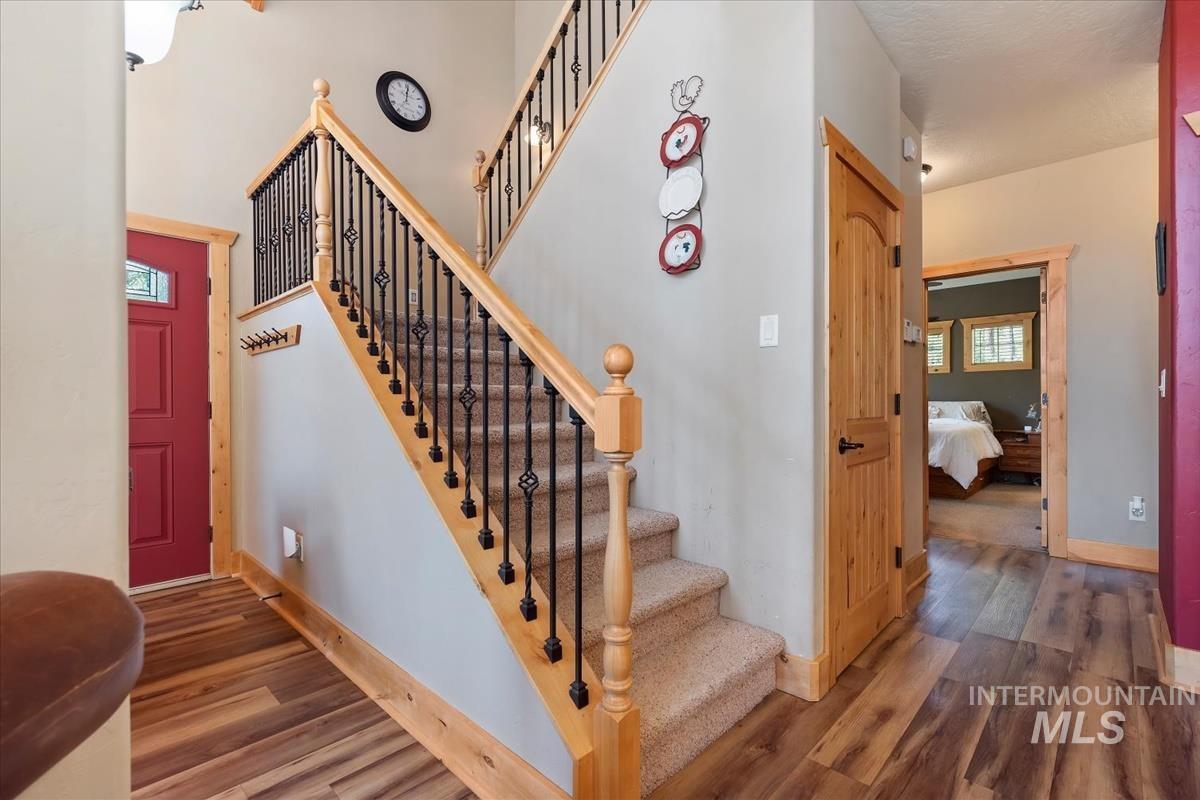 20 Shadow Rd, Garden Valley, Idaho 83622, 3 Bedrooms, 2.5 Bathrooms, Residential For Sale, Price $710,000, 98993648