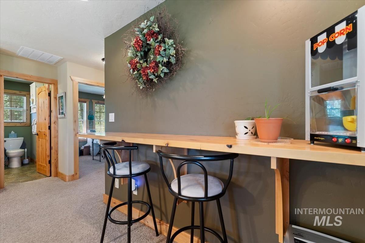 20 Shadow Rd, Garden Valley, Idaho 83622, 3 Bedrooms, 2.5 Bathrooms, Residential For Sale, Price $710,000, 98993648