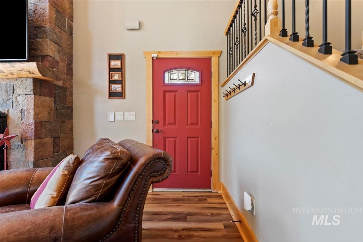 20 Shadow Rd, Garden Valley, Idaho 83622, 3 Bedrooms, 2.5 Bathrooms, Residential For Sale, Price $710,000, 98993648