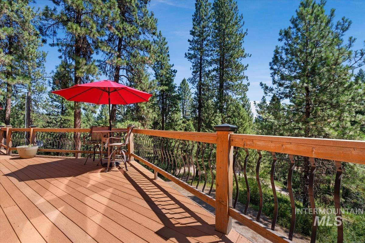 20 Shadow Rd, Garden Valley, Idaho 83622, 3 Bedrooms, 2.5 Bathrooms, Residential For Sale, Price $710,000, 98993648