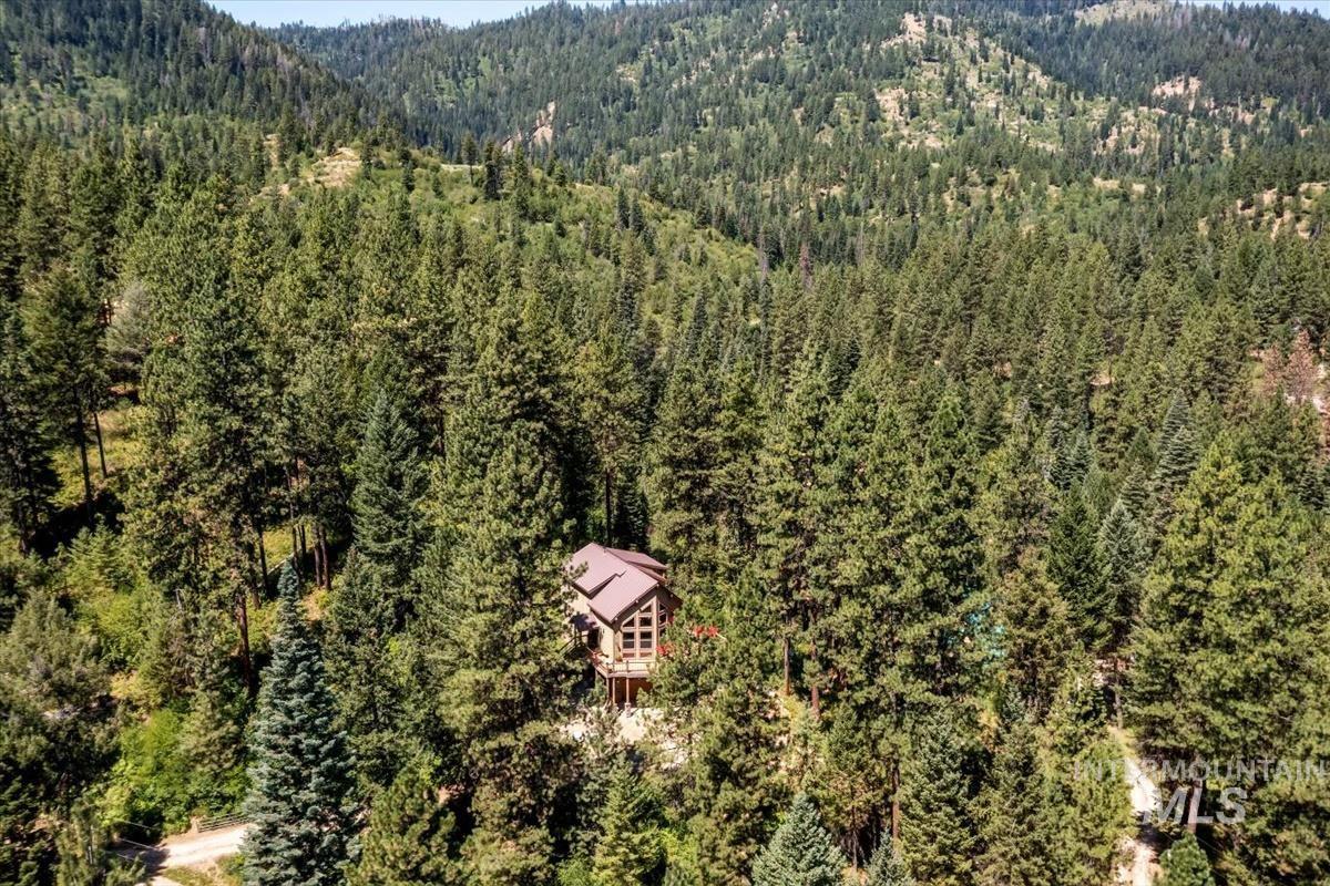 20 Shadow Rd, Garden Valley, Idaho 83622, 3 Bedrooms, 2.5 Bathrooms, Residential For Sale, Price $710,000, 98993648