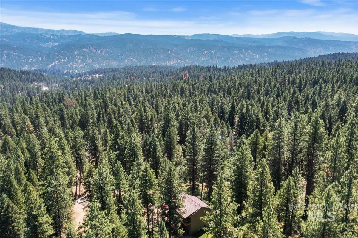 20 Shadow Rd, Garden Valley, Idaho 83622, 3 Bedrooms, 2.5 Bathrooms, Residential For Sale, Price $710,000, 98993648