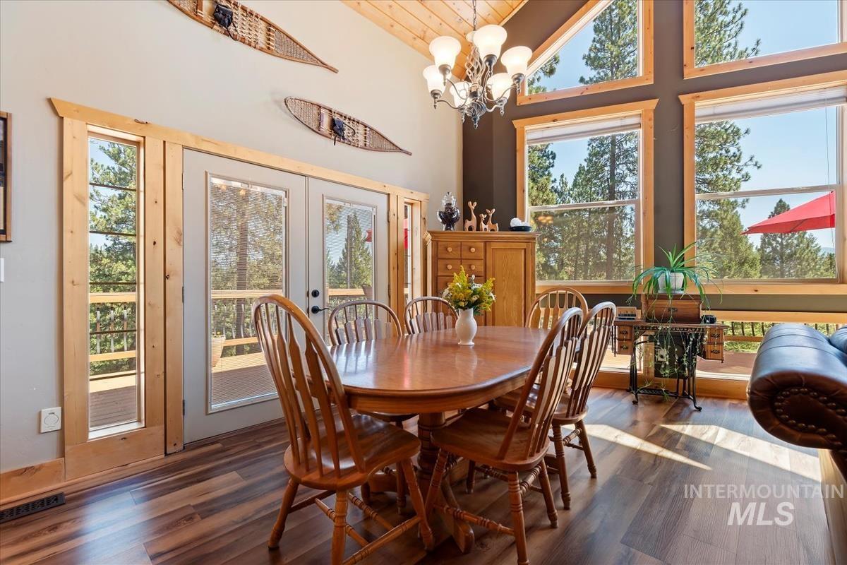 20 Shadow Rd, Garden Valley, Idaho 83622, 3 Bedrooms, 2.5 Bathrooms, Residential For Sale, Price $710,000, 98993648