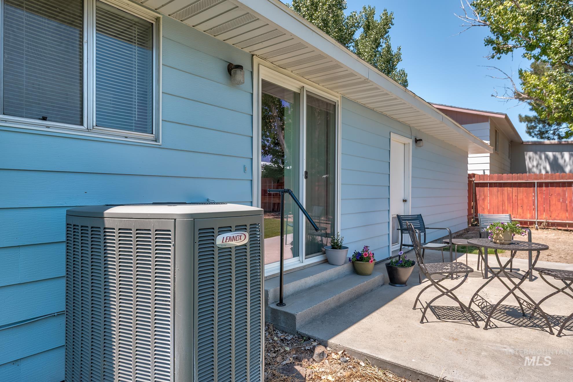 480 NW 16th St, Ontario, Oregon 97914, 3 Bedrooms, 2 Bathrooms, Residential For Sale, Price $285,900, 98993649