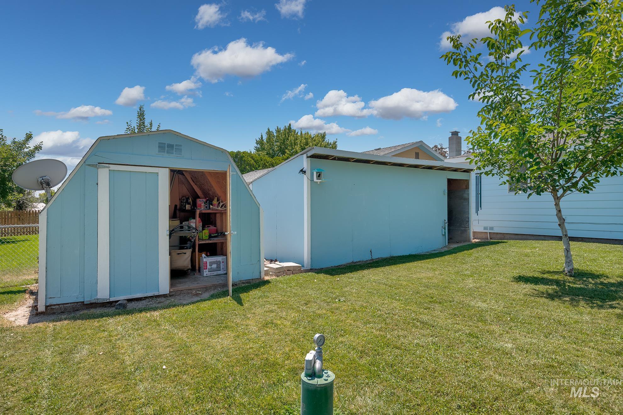 480 NW 16th St, Ontario, Oregon 97914, 3 Bedrooms, 2 Bathrooms, Residential For Sale, Price $285,900, 98993649