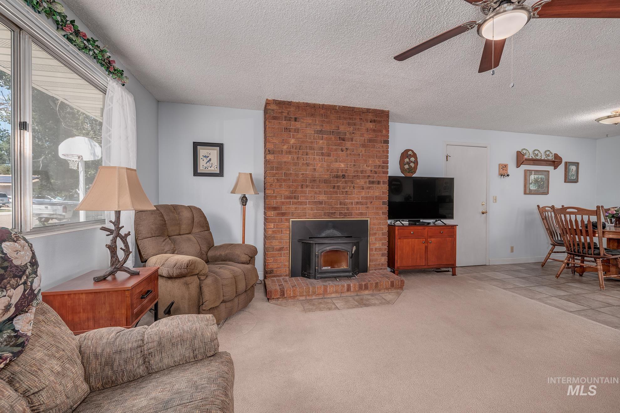 480 NW 16th St, Ontario, Oregon 97914, 3 Bedrooms, 2 Bathrooms, Residential For Sale, Price $285,900, 98993649