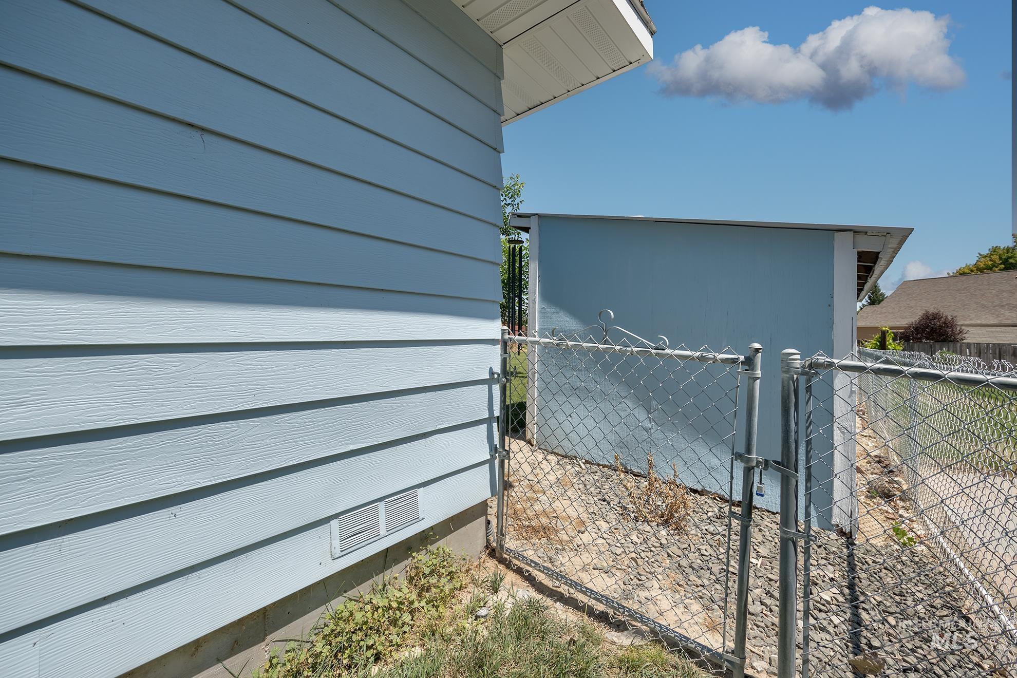 480 NW 16th St, Ontario, Oregon 97914, 3 Bedrooms, 2 Bathrooms, Residential For Sale, Price $285,900, 98993649