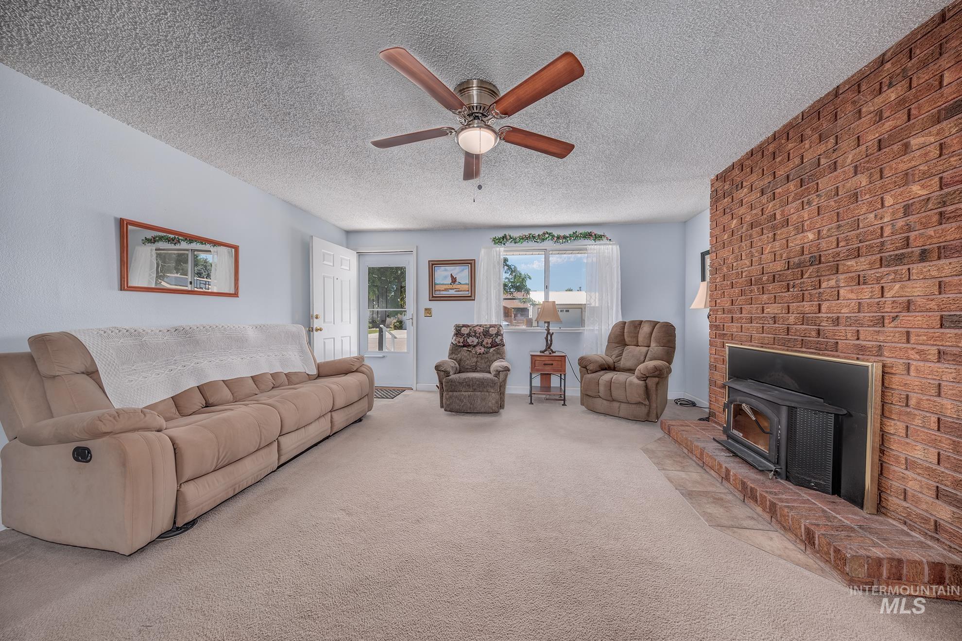 480 NW 16th St, Ontario, Oregon 97914, 3 Bedrooms, 2 Bathrooms, Residential For Sale, Price $285,900, 98993649