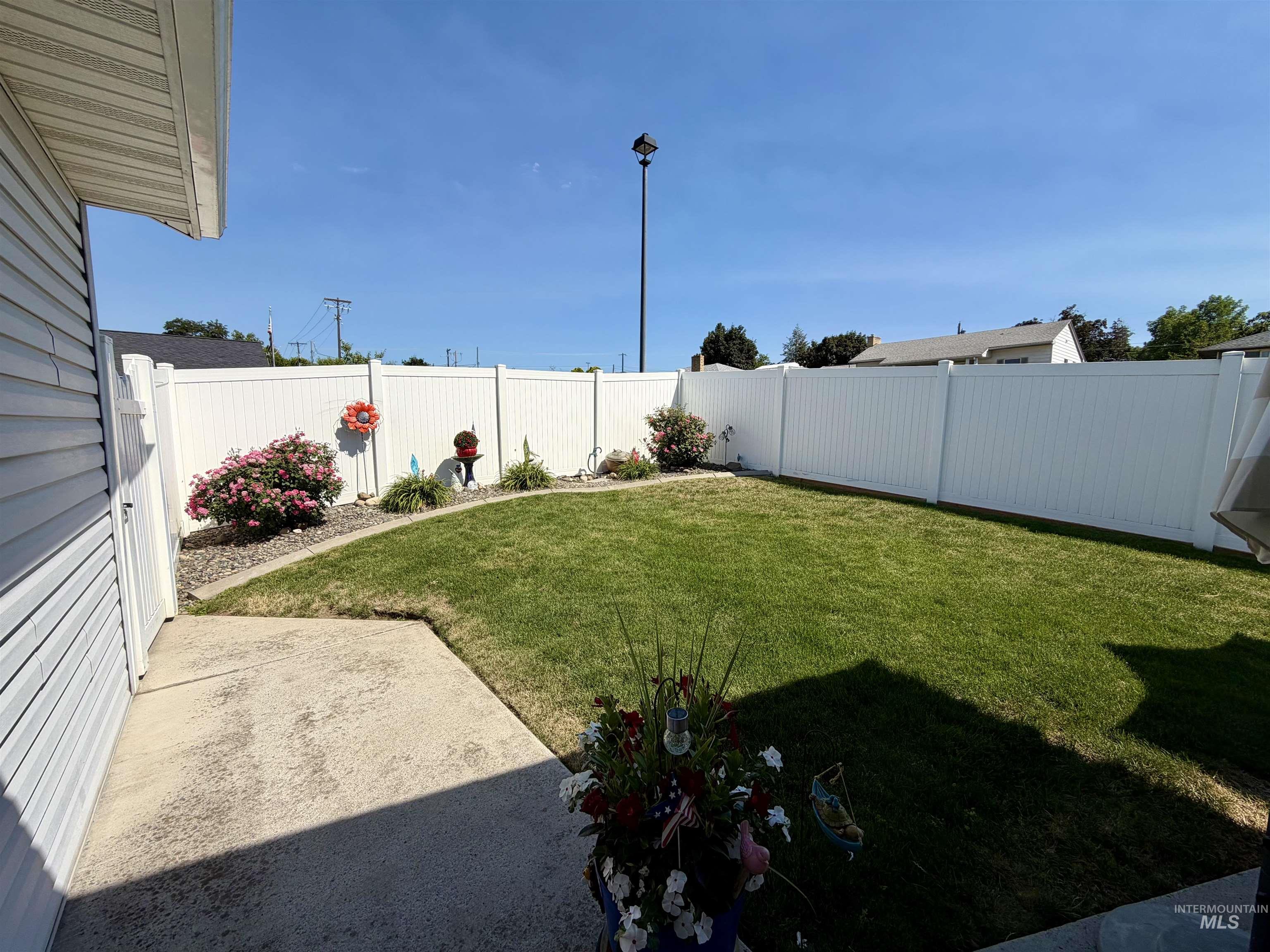 1815 16th Street, Lewiston, Idaho 83501, 2 Bedrooms, 2 Bathrooms, Residential For Sale, Price $329,900, 98993653