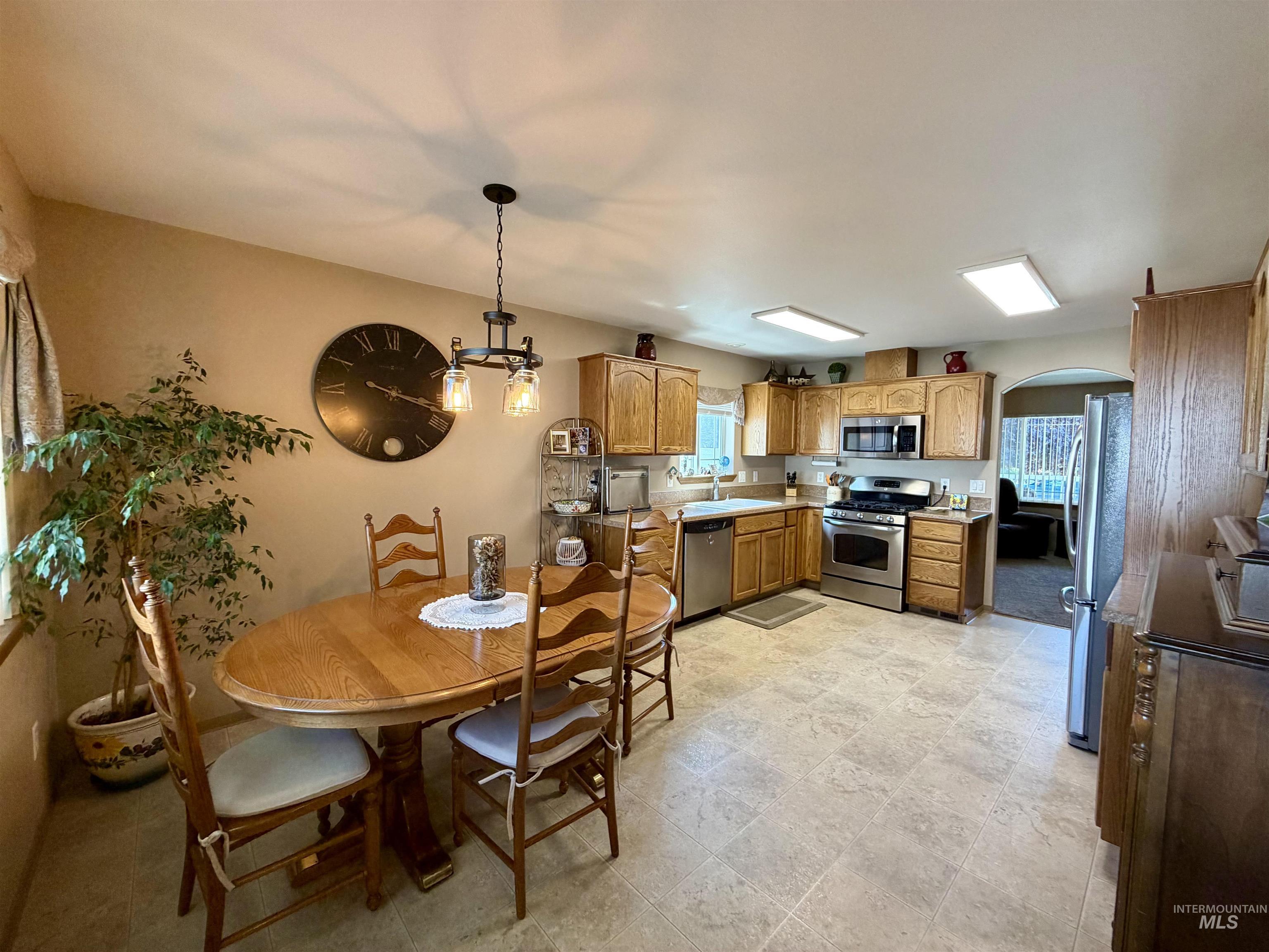 1815 16th Street, Lewiston, Idaho 83501, 2 Bedrooms, 2 Bathrooms, Residential For Sale, Price $329,900, 98993653