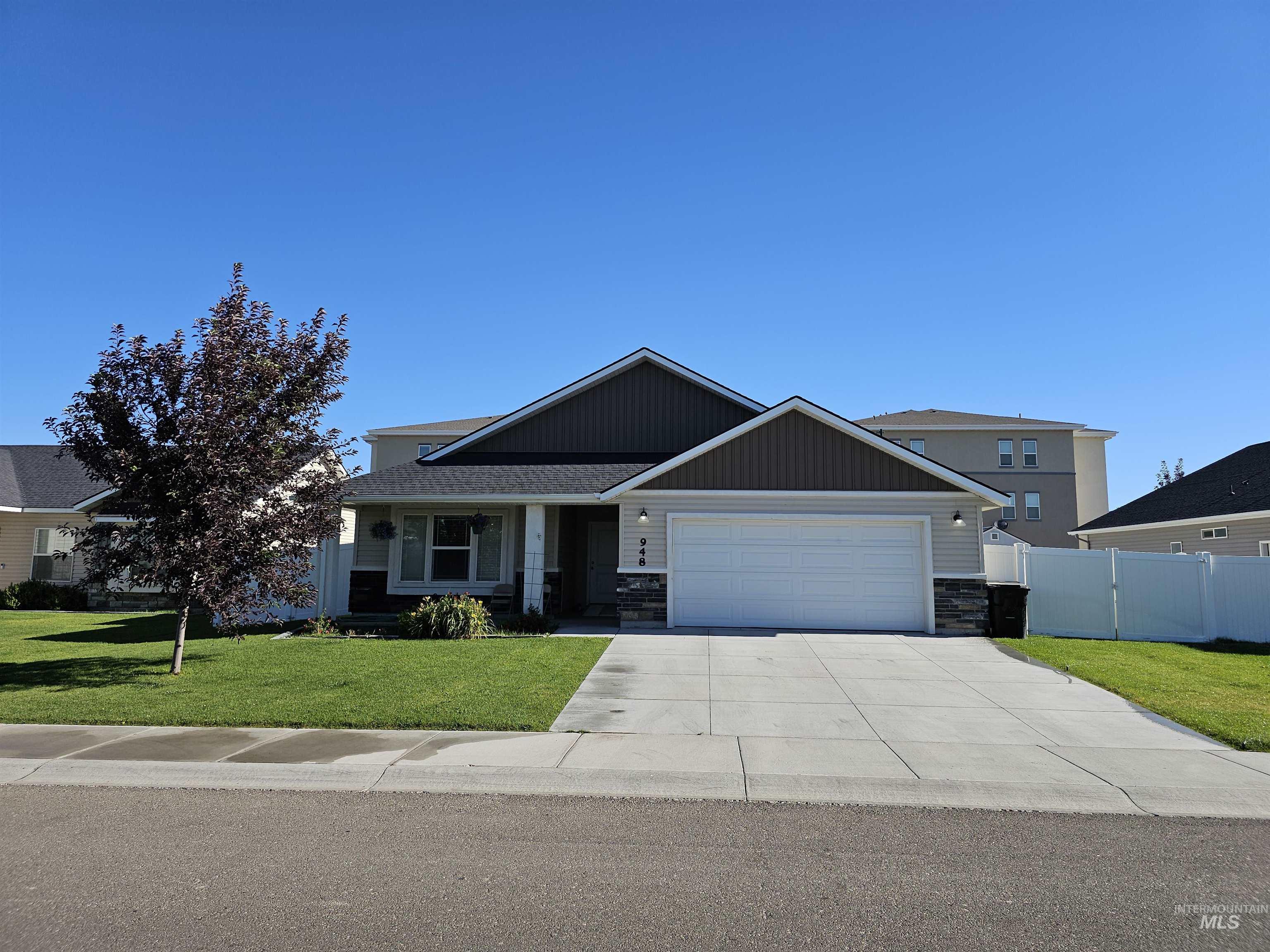 948 Magnolia, Burley, Idaho 83318, 3 Bedrooms, 2 Bathrooms, Residential For Sale, Price $337,000, 98993654