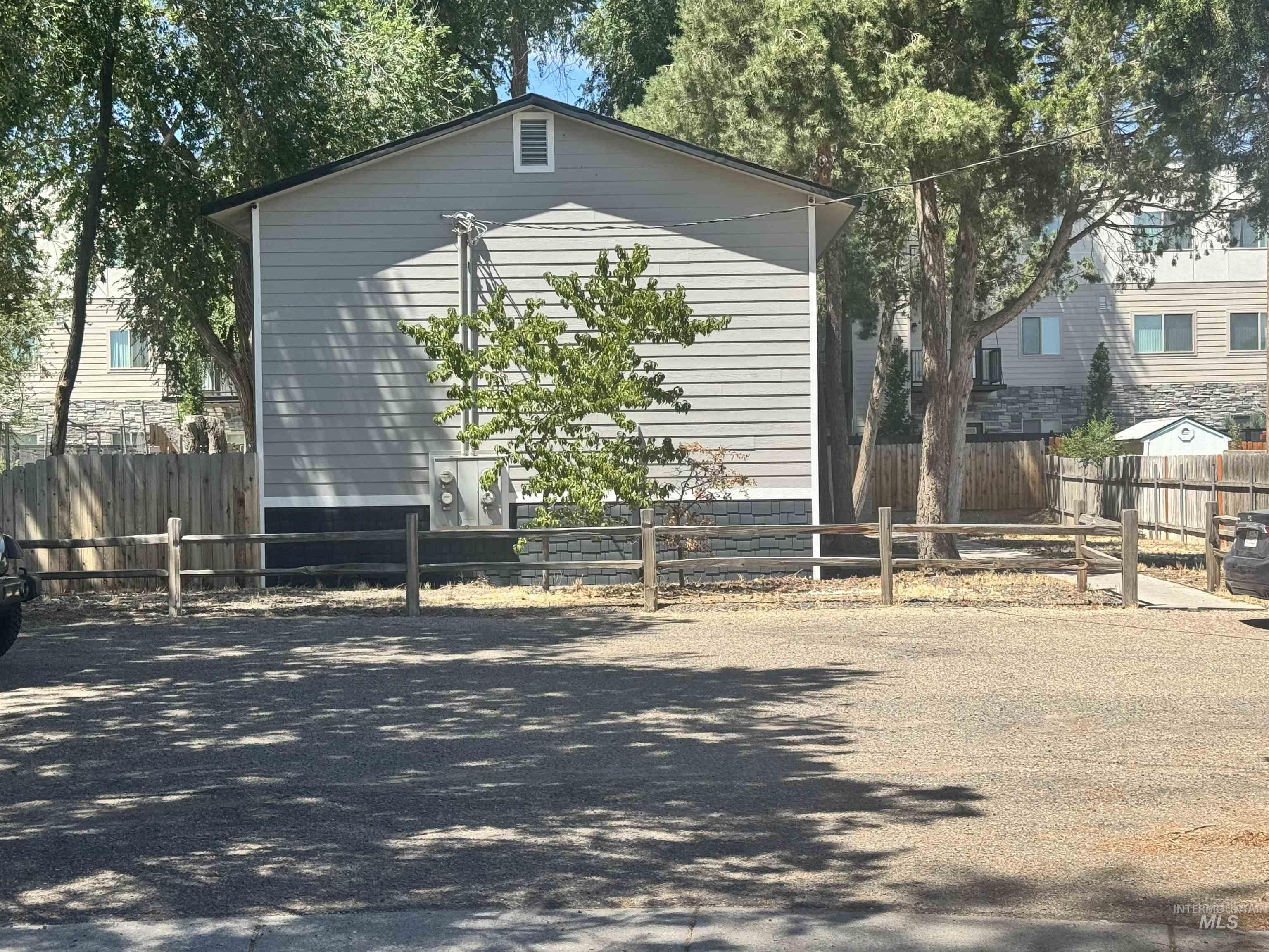 1223 S Maple st, Nampa, Idaho 83686-6020, 2 Bedrooms, 1.5 Bathrooms, Residential Income For Sale, Price $945,000, 98993659