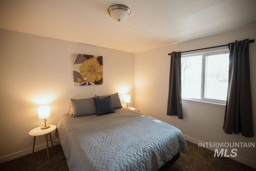 1223 S Maple st, Nampa, Idaho 83686-6020, 2 Bedrooms, 1.5 Bathrooms, Residential Income For Sale, Price $945,000, 98993659