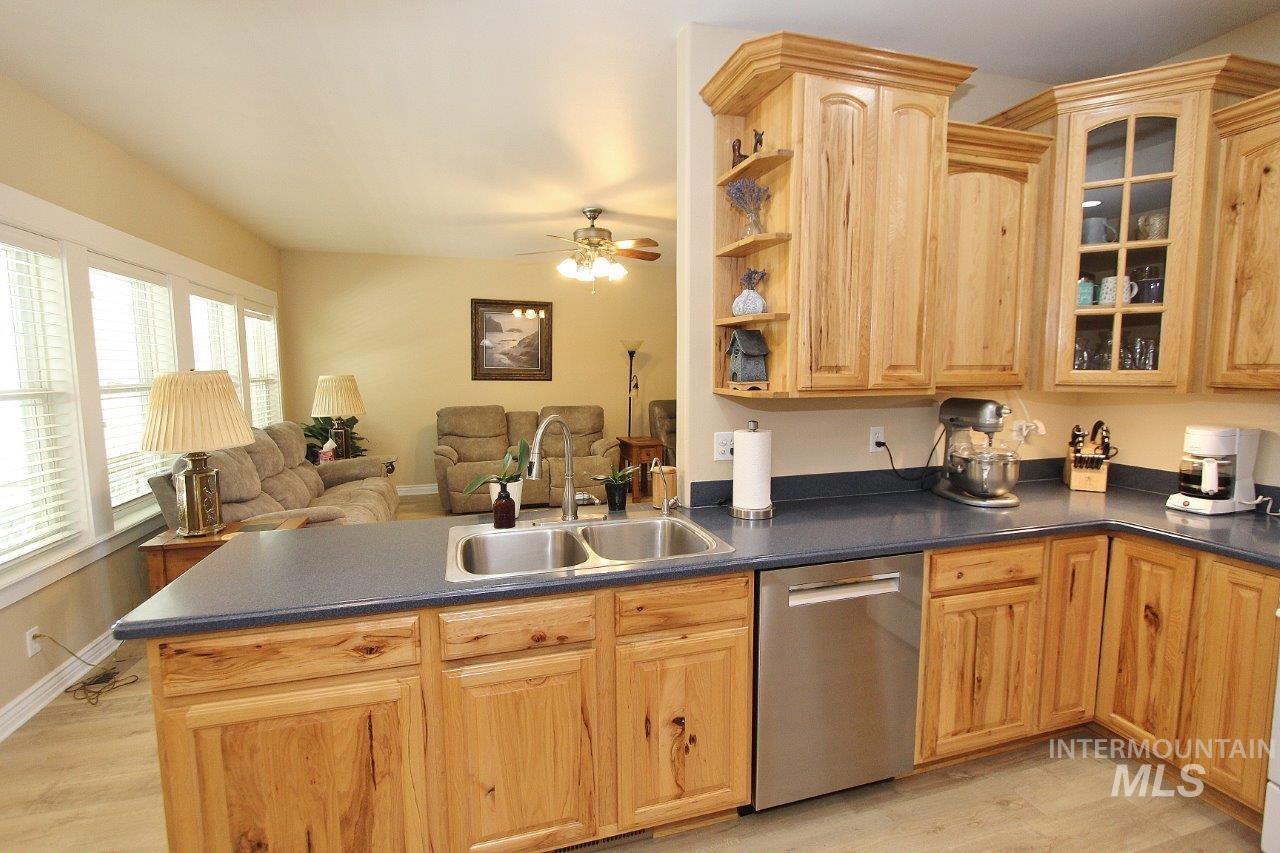 1729 Hickory Ave, Fruitland, Idaho 83619, 4 Bedrooms, 2 Bathrooms, Residential For Sale, Price $475,000,MLS 98993660