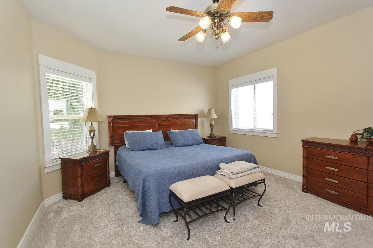 1729 Hickory Ave, Fruitland, Idaho 83619, 4 Bedrooms, 2 Bathrooms, Residential For Sale, Price $475,000,MLS 98993660