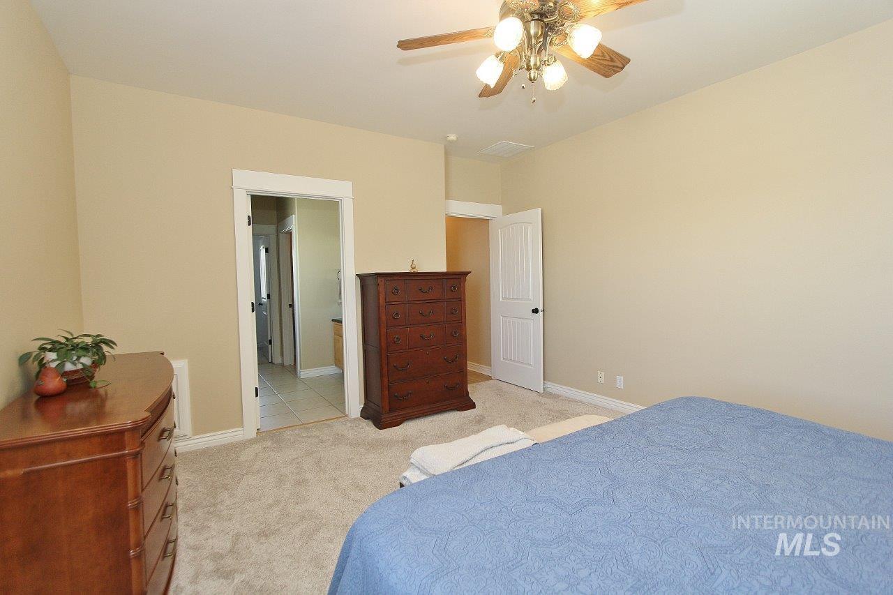 1729 Hickory Ave, Fruitland, Idaho 83619, 4 Bedrooms, 2 Bathrooms, Residential For Sale, Price $475,000,MLS 98993660