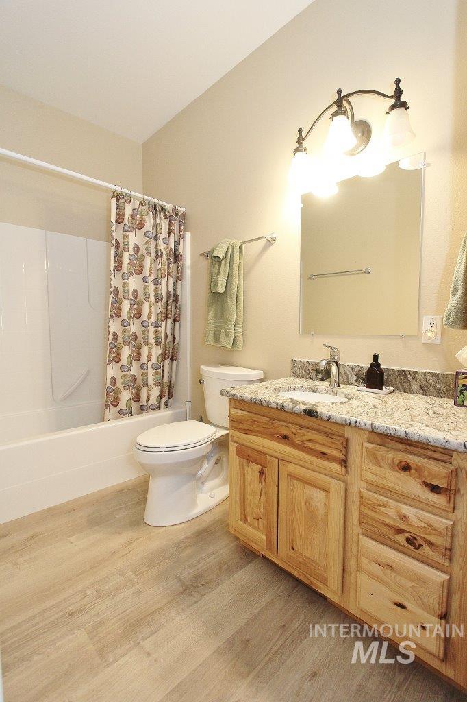 1729 Hickory Ave, Fruitland, Idaho 83619, 4 Bedrooms, 2 Bathrooms, Residential For Sale, Price $475,000,MLS 98993660