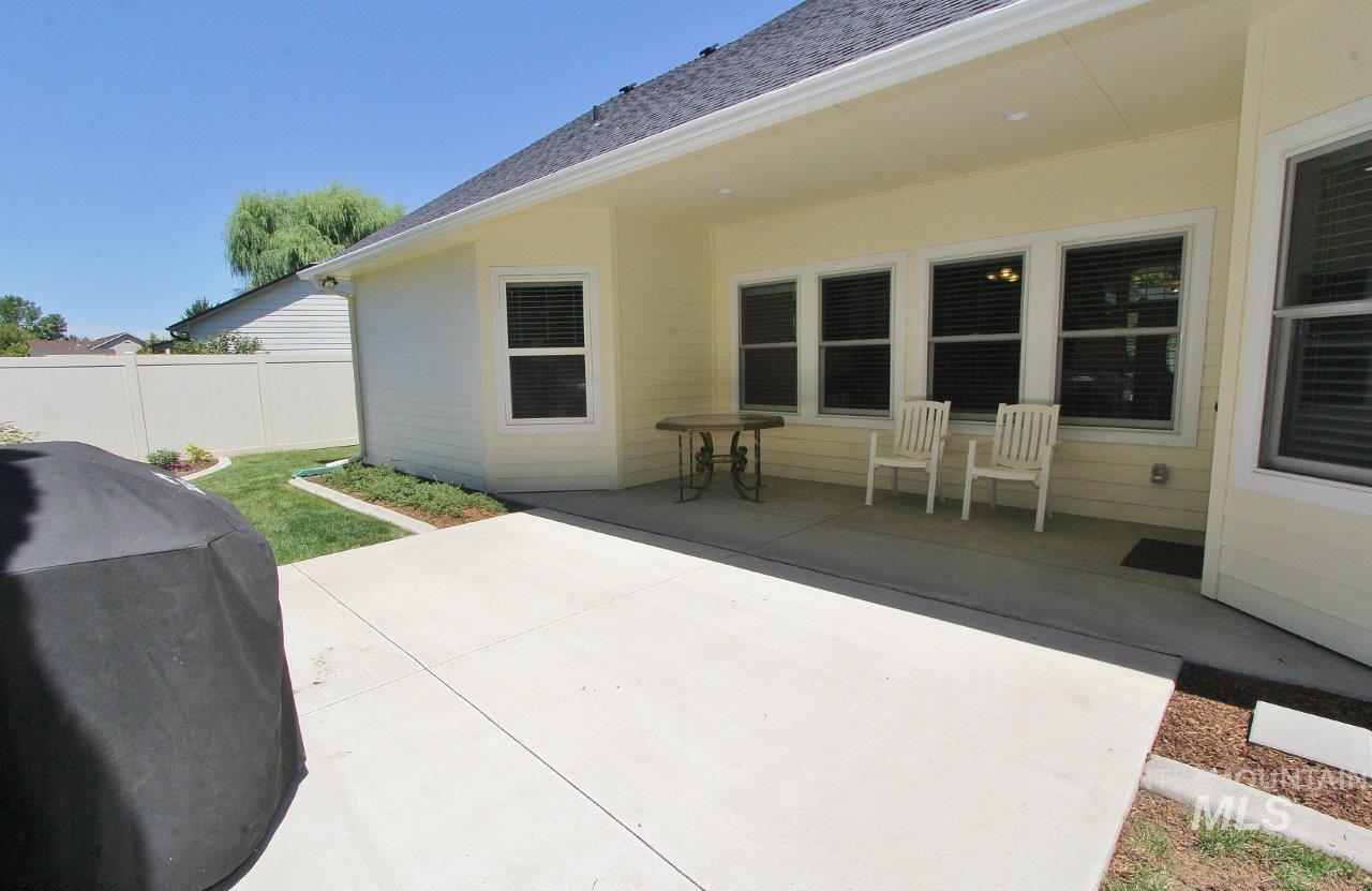 1729 Hickory Ave, Fruitland, Idaho 83619, 4 Bedrooms, 2 Bathrooms, Residential For Sale, Price $475,000,MLS 98993660