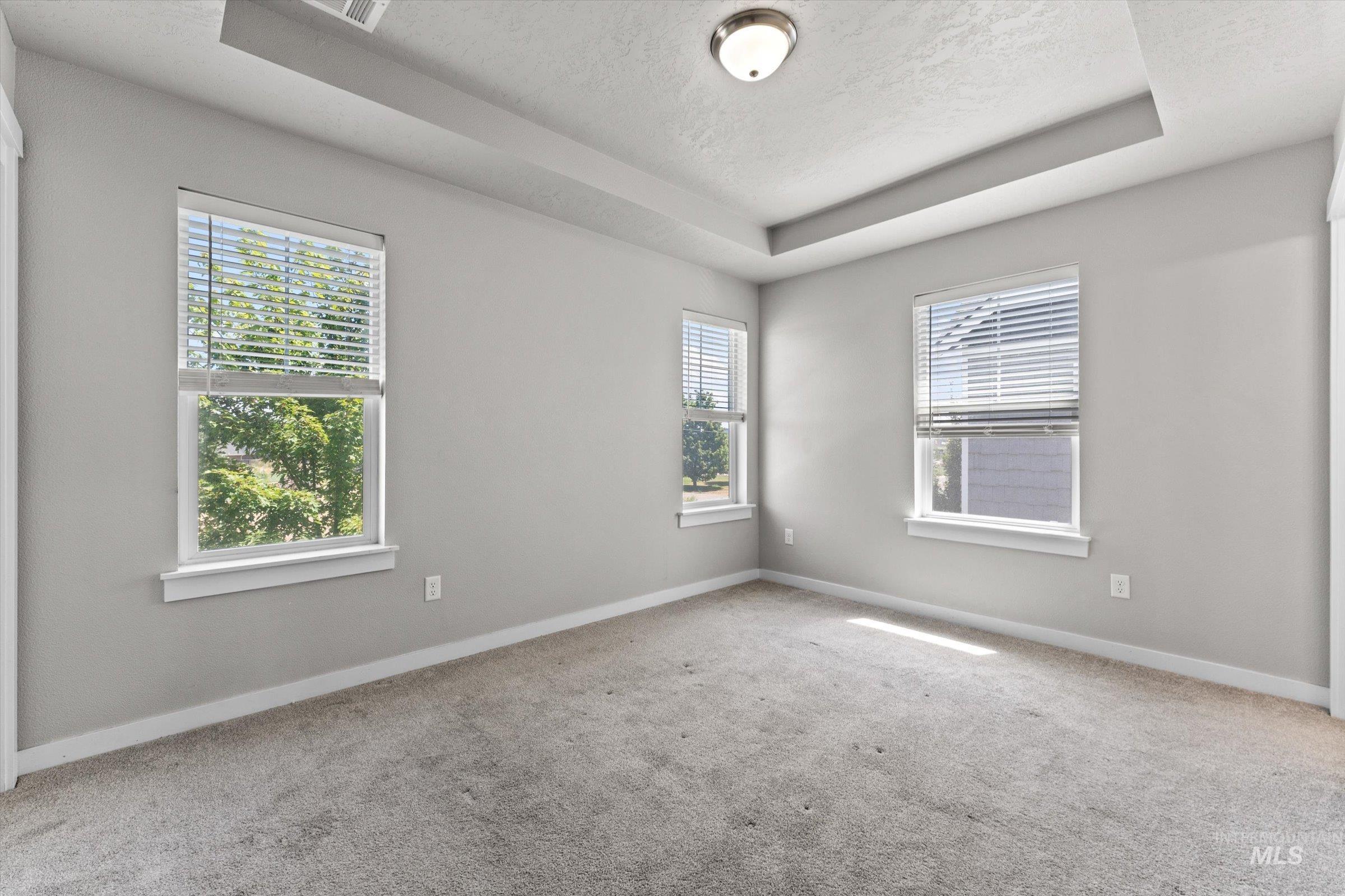 6014 S Jessenia Ln, Boise, Idaho 83709, 3 Bedrooms, 2.5 Bathrooms, Residential For Sale, Price $347,500,MLS 98993662