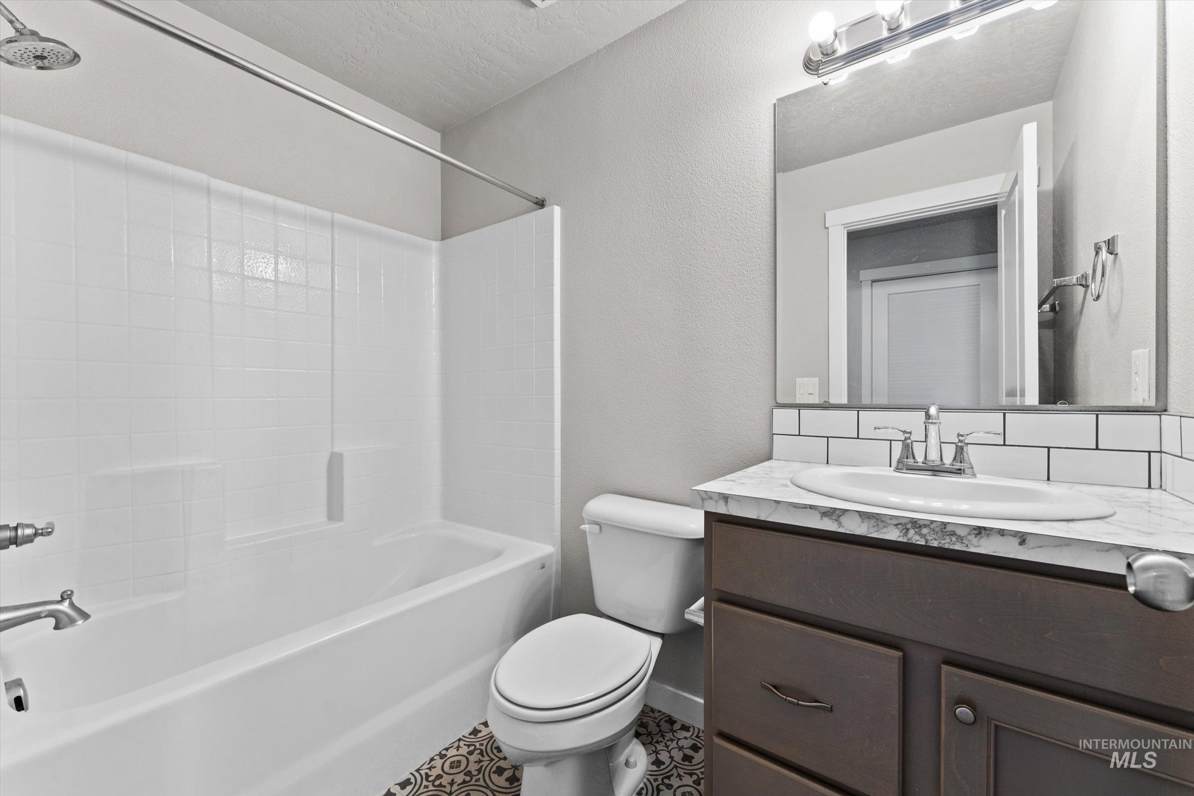 6014 S Jessenia Ln, Boise, Idaho 83709, 3 Bedrooms, 2.5 Bathrooms, Residential For Sale, Price $347,500,MLS 98993662