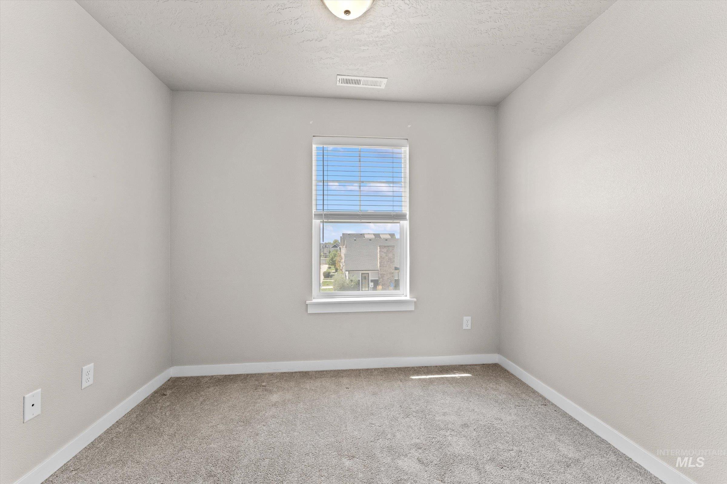 6014 S Jessenia Ln, Boise, Idaho 83709, 3 Bedrooms, 2.5 Bathrooms, Residential For Sale, Price $347,500,MLS 98993662