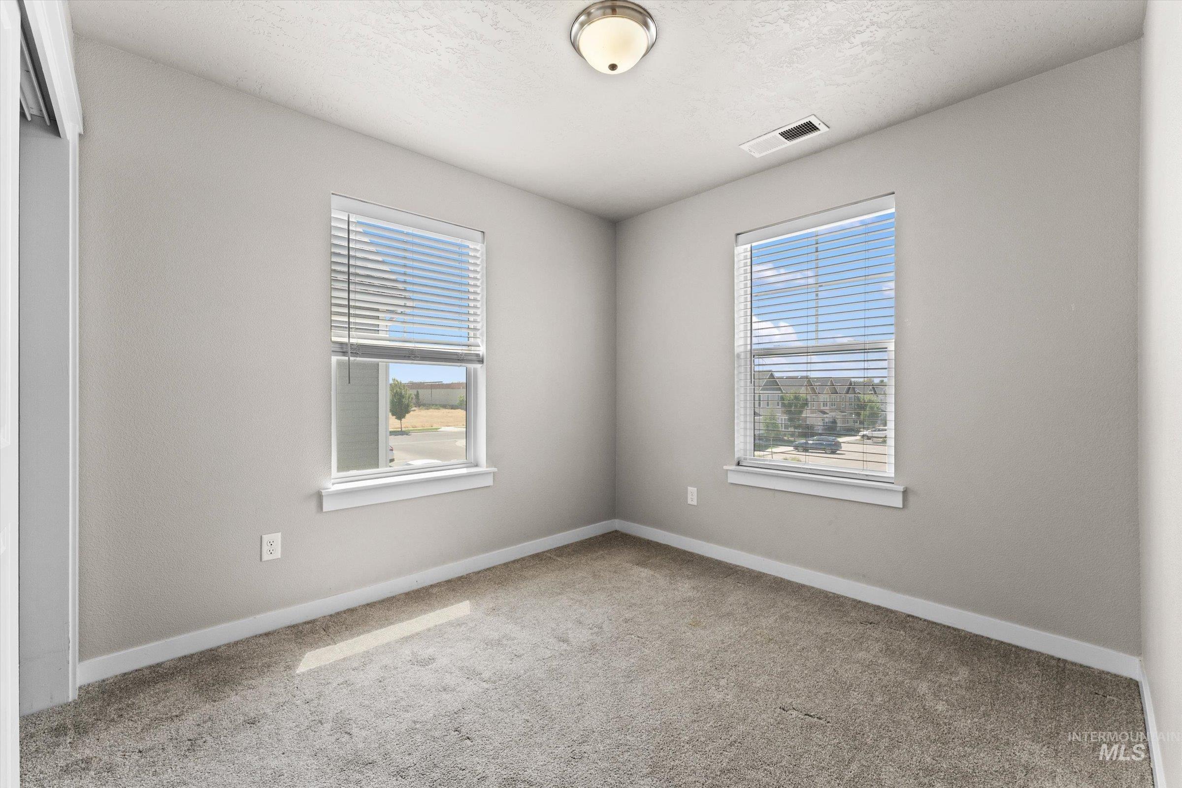 6014 S Jessenia Ln, Boise, Idaho 83709, 3 Bedrooms, 2.5 Bathrooms, Residential For Sale, Price $347,500,MLS 98993662