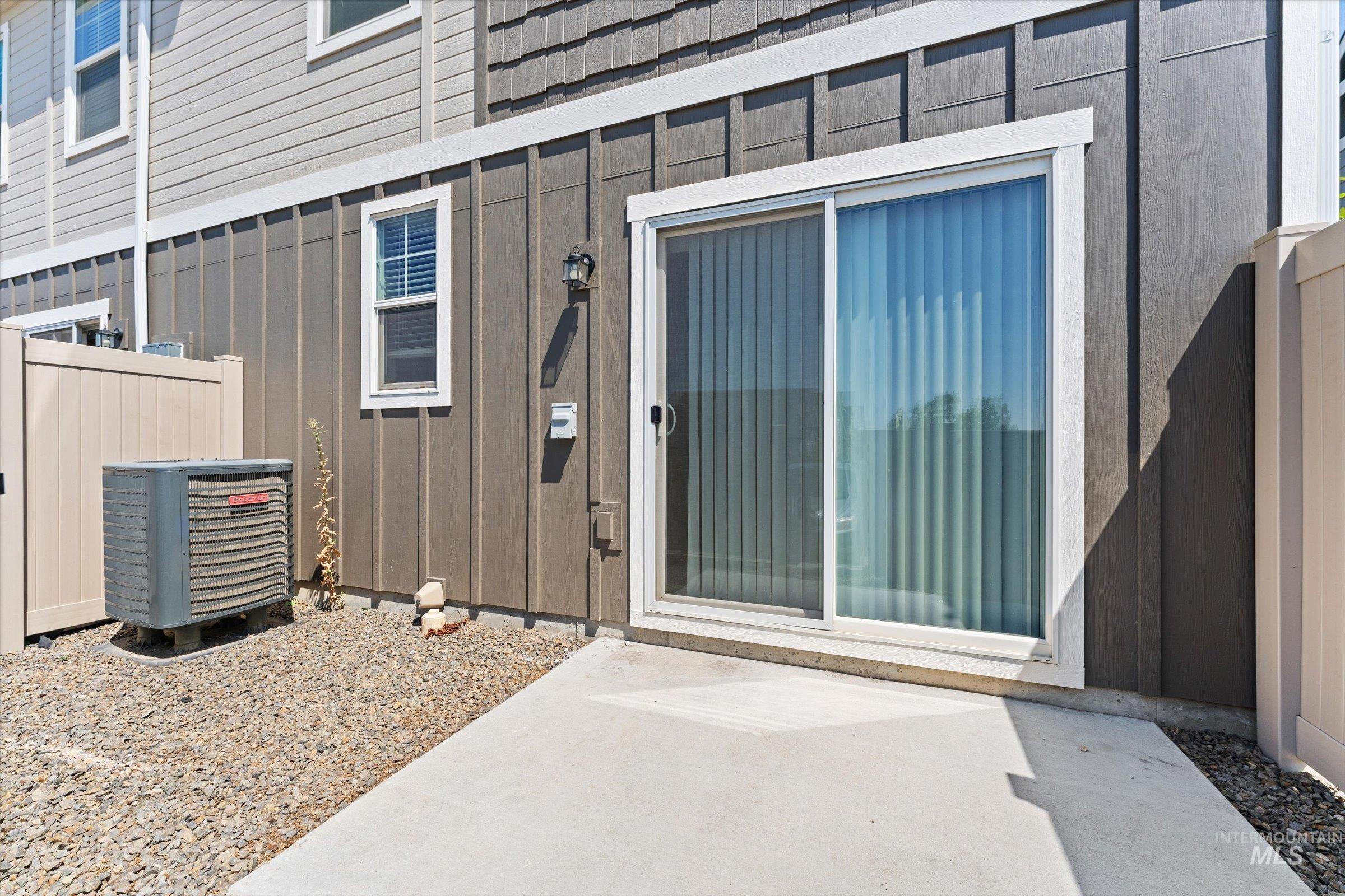 6014 S Jessenia Ln, Boise, Idaho 83709, 3 Bedrooms, 2.5 Bathrooms, Residential For Sale, Price $347,500,MLS 98993662