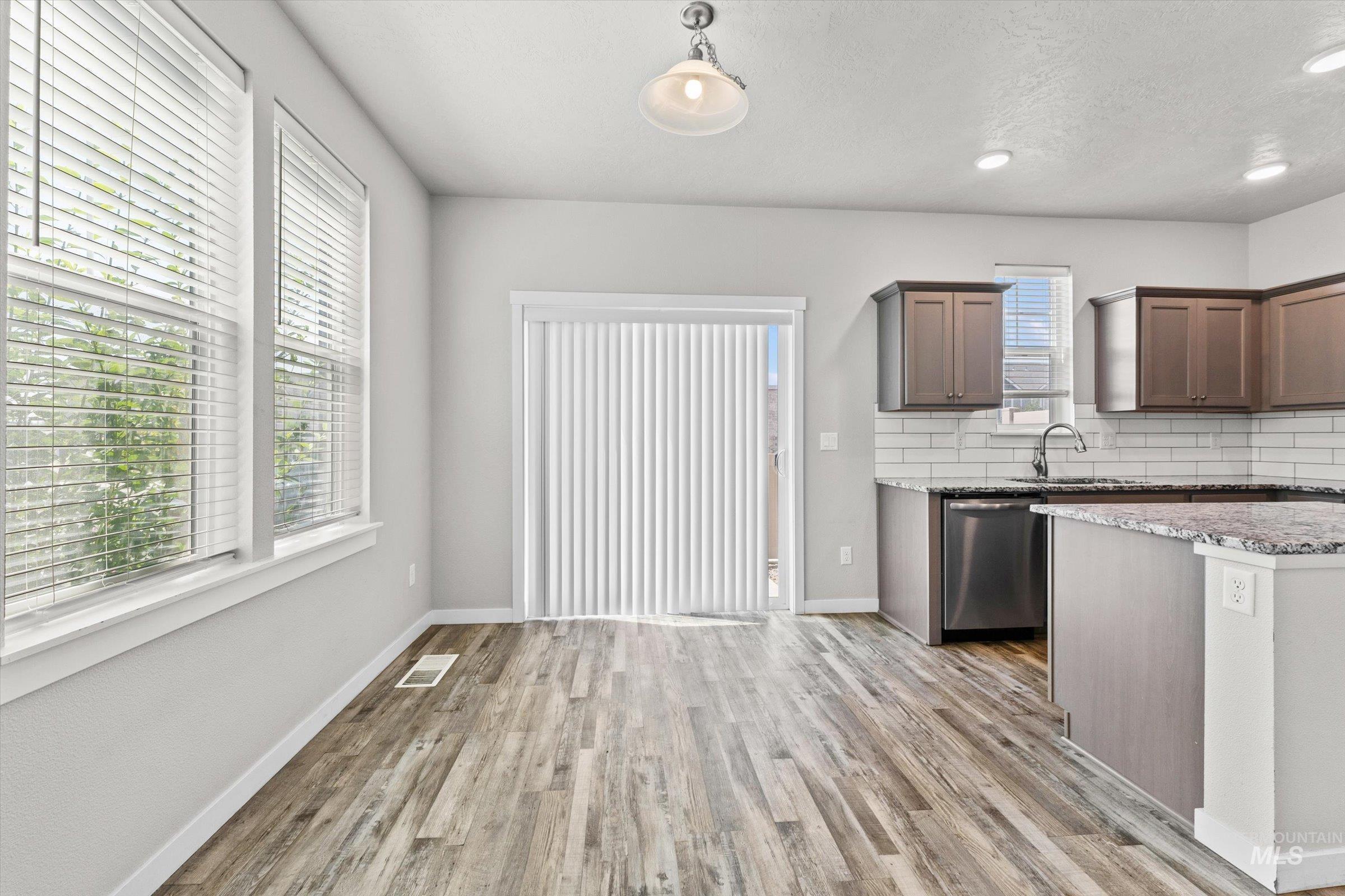 6014 S Jessenia Ln, Boise, Idaho 83709, 3 Bedrooms, 2.5 Bathrooms, Residential For Sale, Price $347,500,MLS 98993662