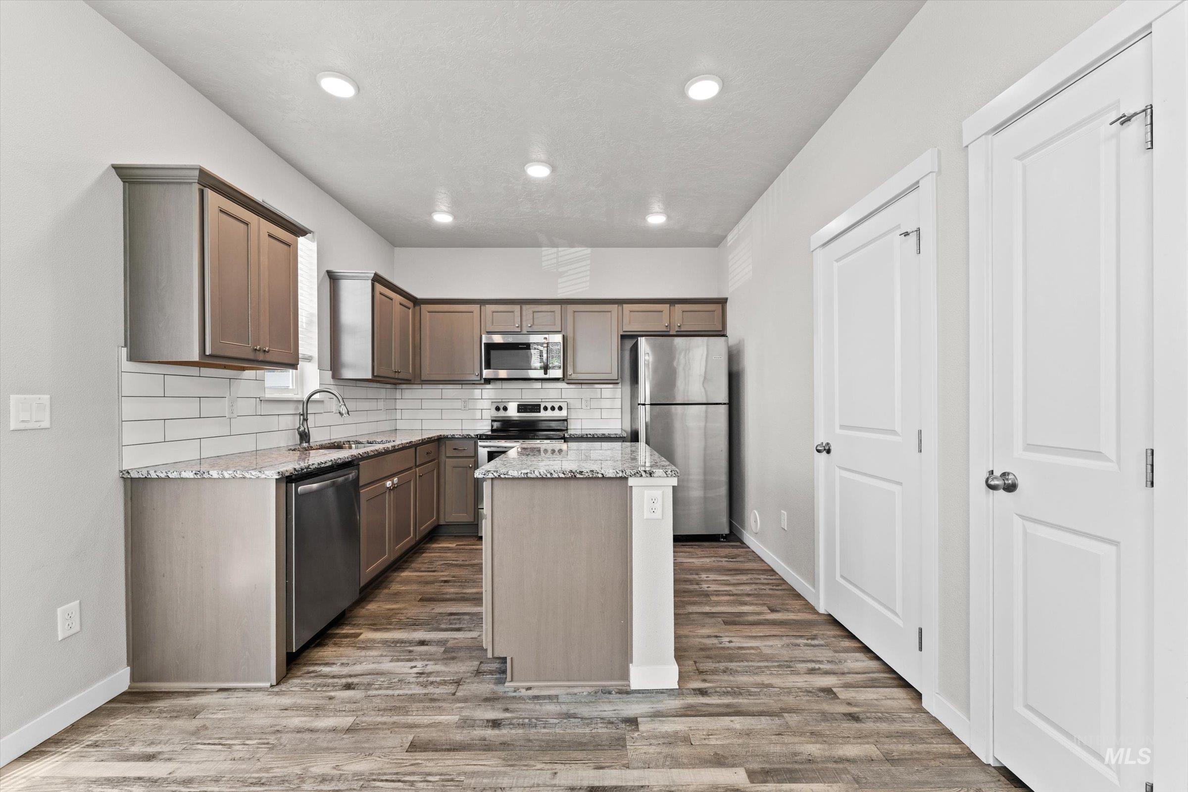 6014 S Jessenia Ln, Boise, Idaho 83709, 3 Bedrooms, 2.5 Bathrooms, Residential For Sale, Price $347,500,MLS 98993662