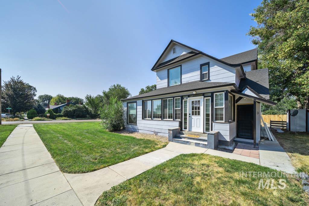 1317 S 4th st, Nampa, Idaho 83651-4269, 1 Bedroom, 1 Bathroom, Residential Income For Sale, Price $825,000, 98993663