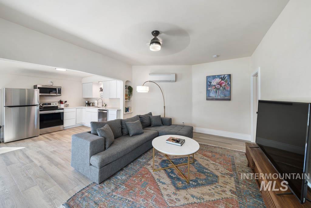 1317 S 4th st, Nampa, Idaho 83651-4269, 1 Bedroom, 1 Bathroom, Residential Income For Sale, Price $825,000, 98993663
