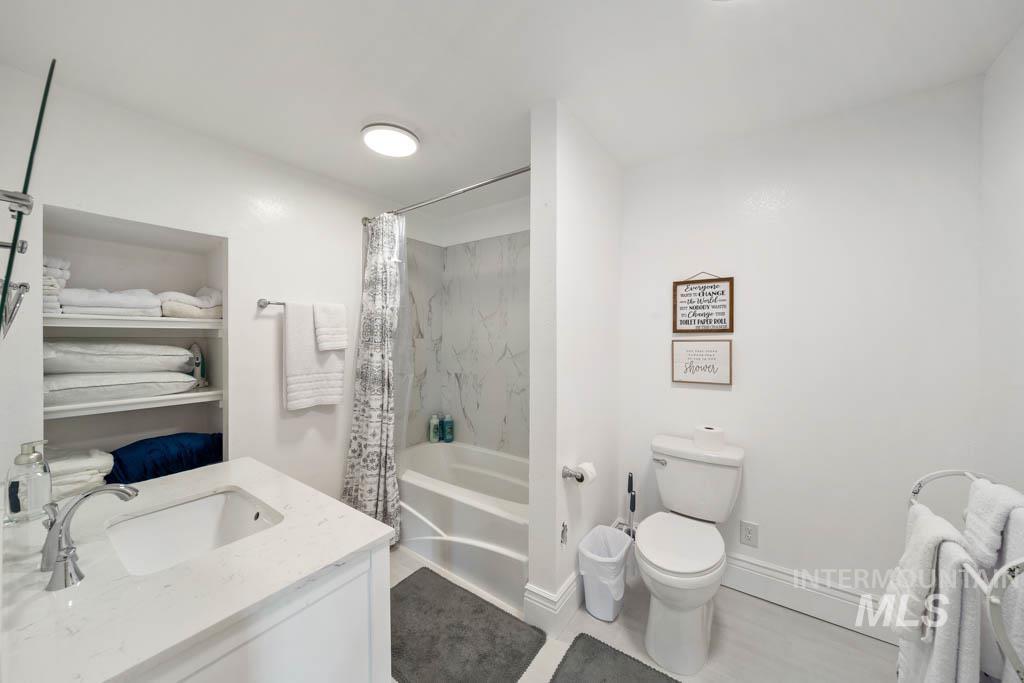 1317 S 4th st, Nampa, Idaho 83651-4269, 1 Bedroom, 1 Bathroom, Residential Income For Sale, Price $825,000, 98993663