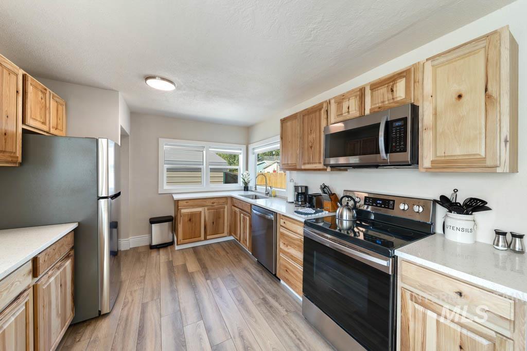1317 S 4th st, Nampa, Idaho 83651-4269, 1 Bedroom, 1 Bathroom, Residential Income For Sale, Price $825,000, 98993663
