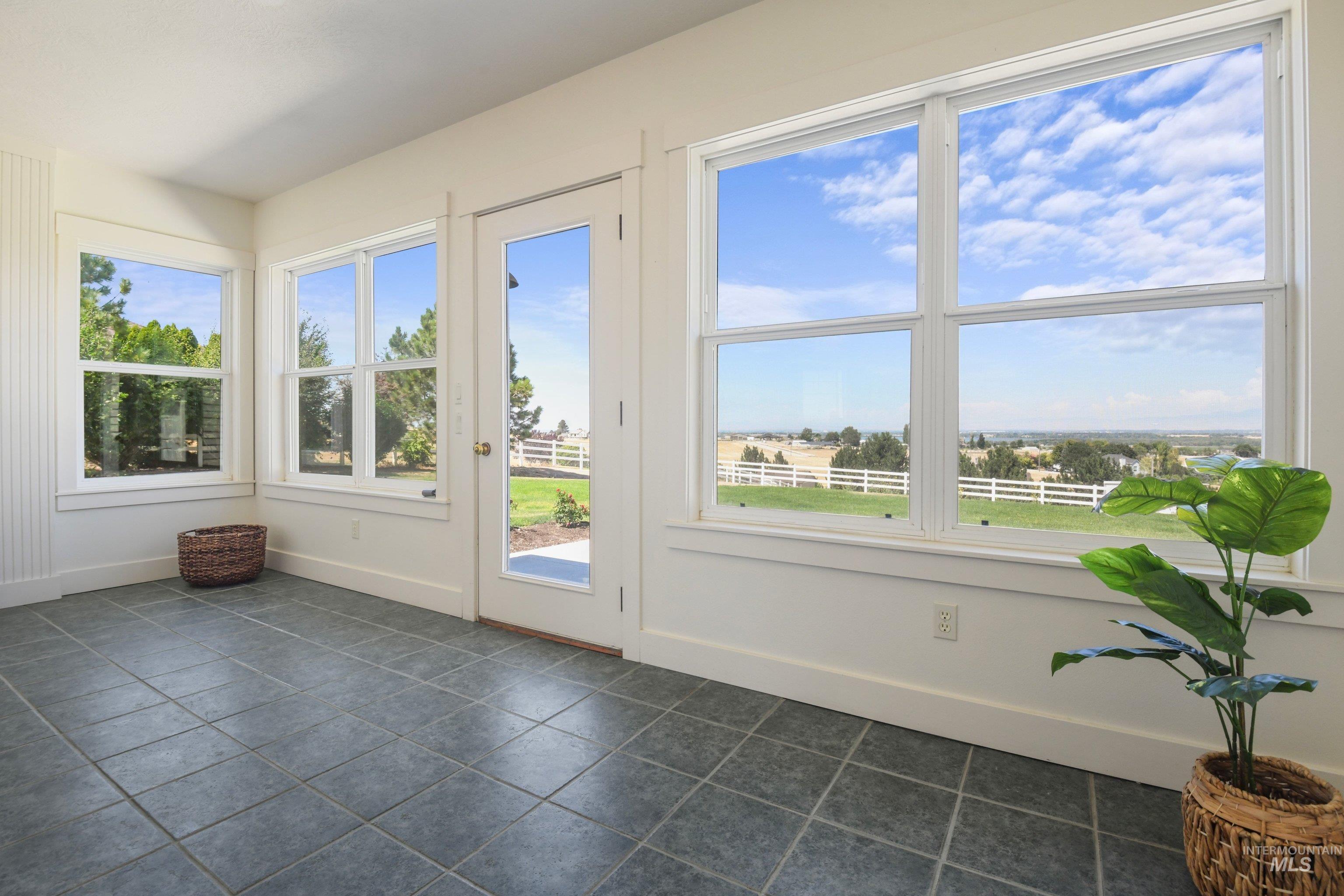 12630 Deer Ridge Trail, Nampa, Idaho 83686, 5 Bedrooms, 3.5 Bathrooms, Residential For Sale, Price $934,900,MLS 98993664